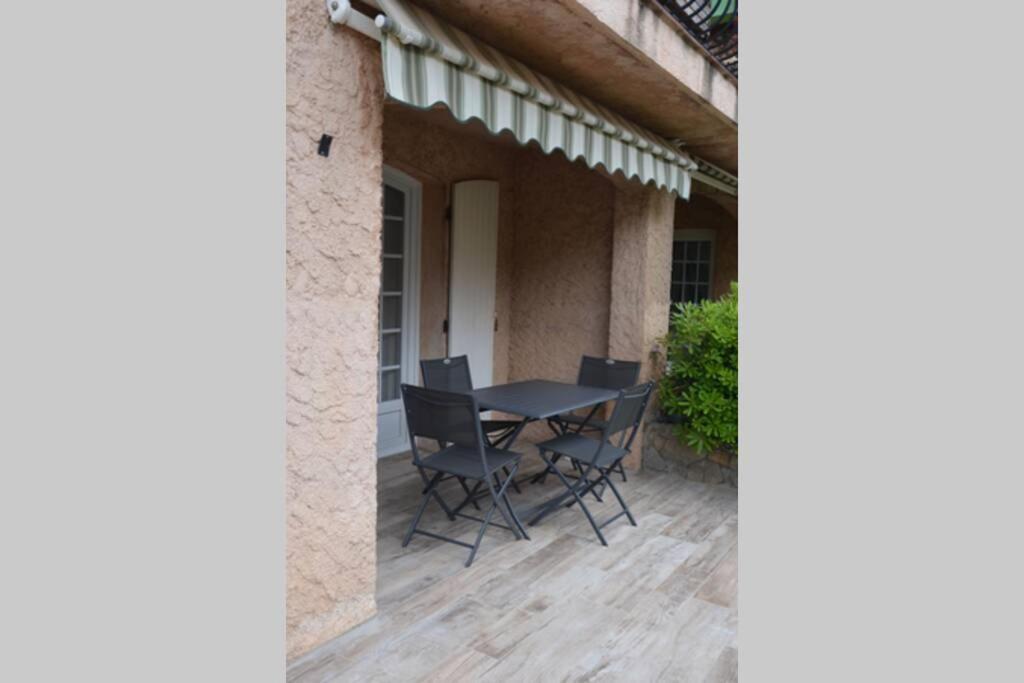 Superbe T2 Lumineux 3*** 10 Mn A Pied De La Plage Le Pradet Exterior photo
